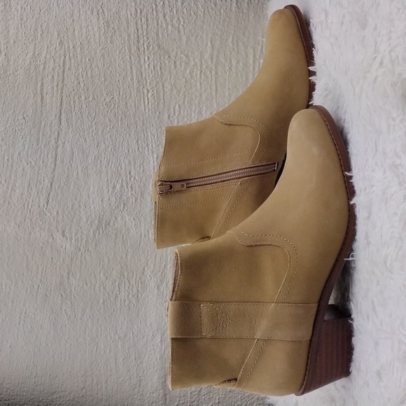 Vionic Roselyn Tan Suede Leather Weather Resistant Side Zip Low Heel Ankle Boot - Picture 4 of 16